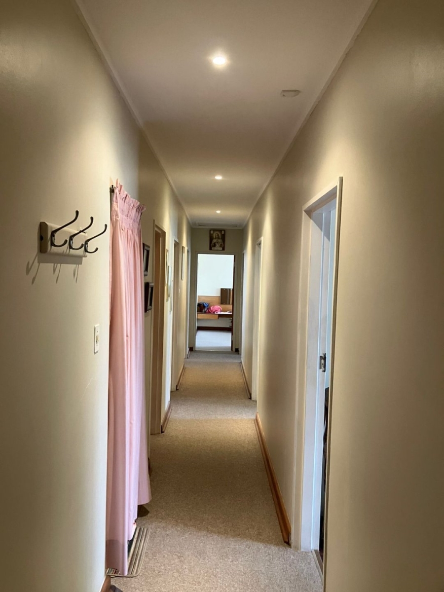 4 Bedroom Property for Sale in Kabega Park Eastern Cape